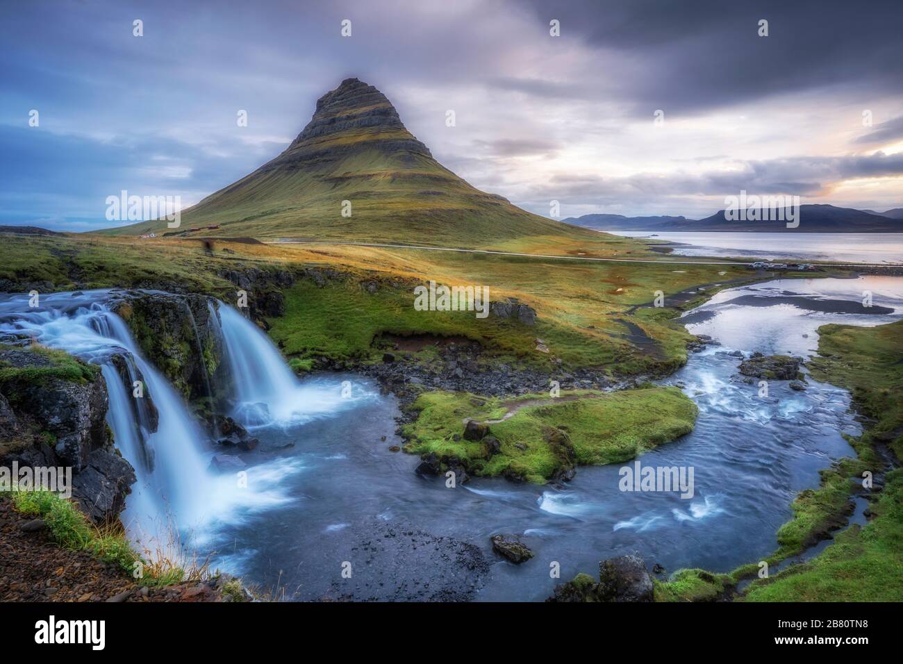 Berühmter Kirkufell-Berg auf der halbinsel snaefellsness im Westen Islands, Landschaftsfotografie Stockfoto