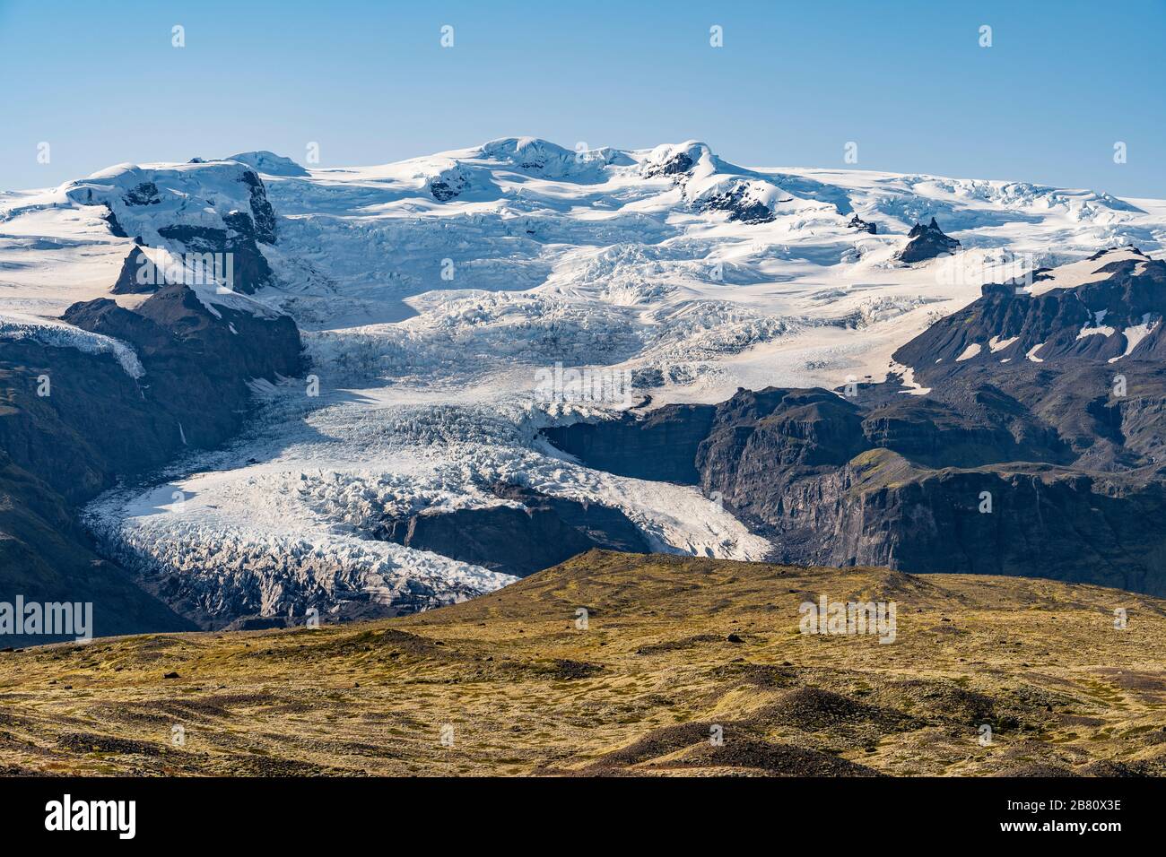 Offensichtliches Gletscherschmelzen aufgrund der globalen Erwärmung am Vatnajokull Gletscher Mit Skaftafell-Gletscherzunge in Island Stockfoto