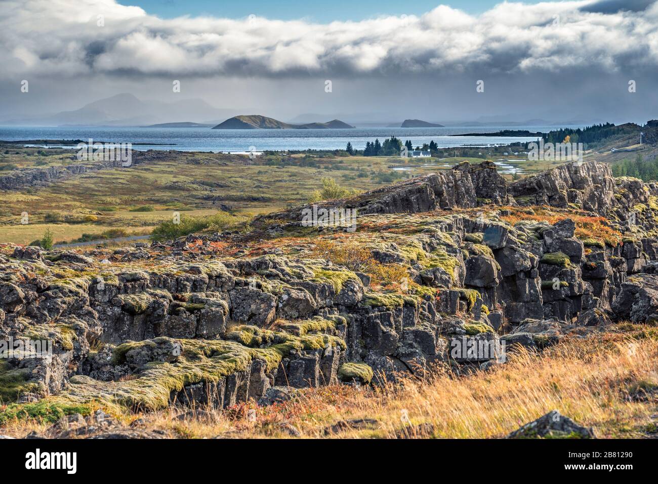 Thingvellir Nationalpark in Island, ist ein Ort von historischer, kultureller und geologischer Bedeutung, die Spalte entfalle die tektonischen Platten Stockfoto