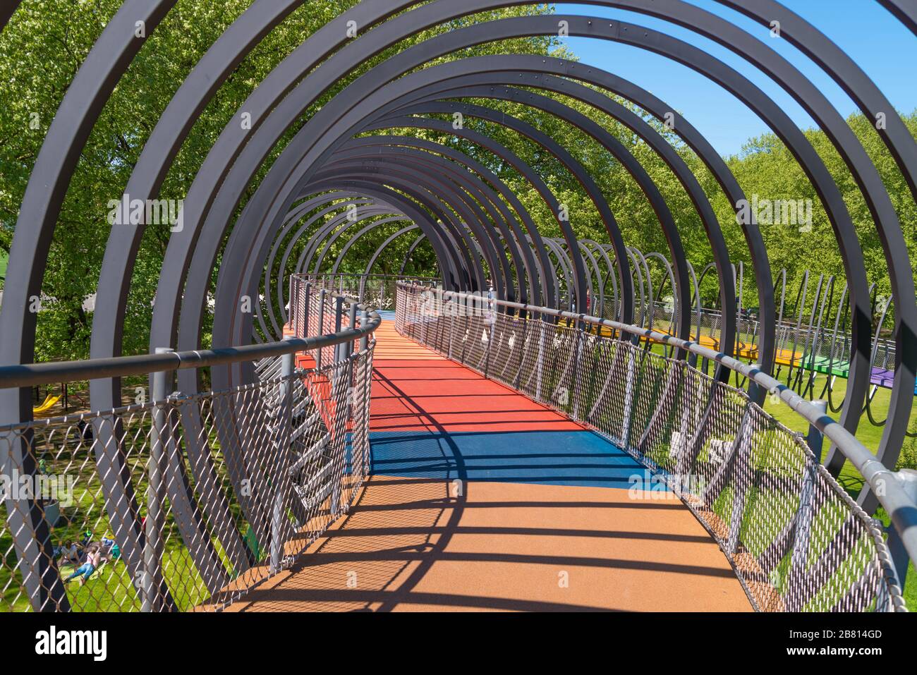OBERHAUSENS, 5. MAI 2018: Das Brückenprojekt "Flinky Springs to Fame" ist der Endpunkt des Projekts "Emscherkunst 2010". Mit einem wicklspi Stockfoto