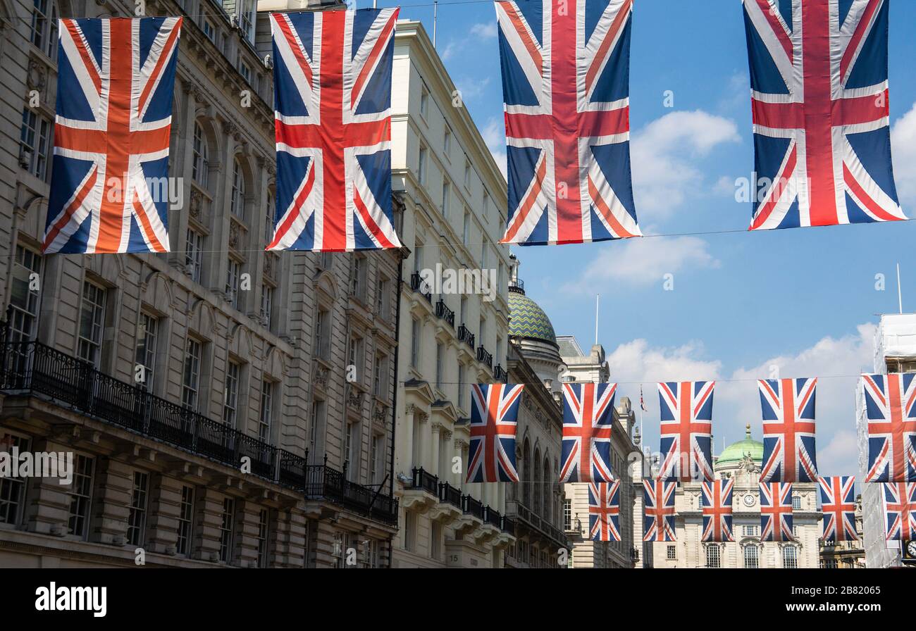 Reihe der British Flags in London an der Regent Street Stockfoto
