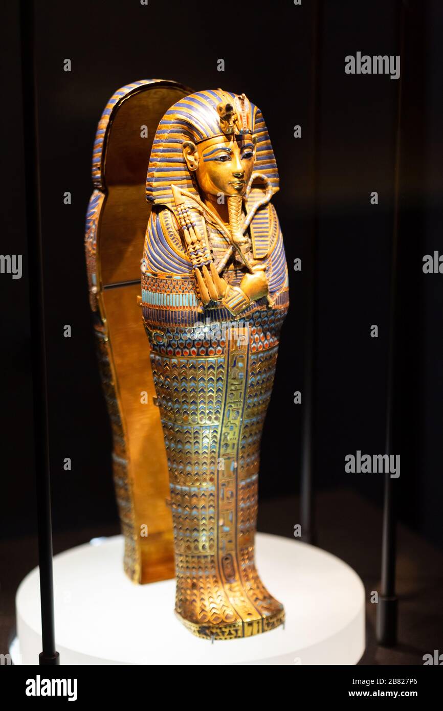Tutanchamuns Grabschatz; EIN goldenes eingelegtes Kanopenkar, das zur Aufbewahrung von Orgeln des pharaos Tutanchamun im alten Ägypten verwendet wurde; - altägyptische Geschichte. Stockfoto