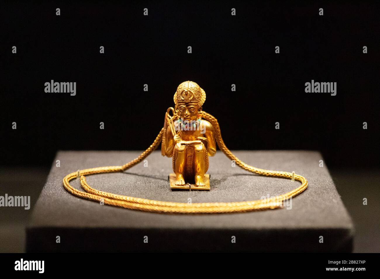 Tutanchamun Grabschatz Goldfigur Und Kette Von Konig Amenophis Iii Schmuck Aus Tutanchamuns Grab Dem Alten Agypten Stockfotografie Alamy