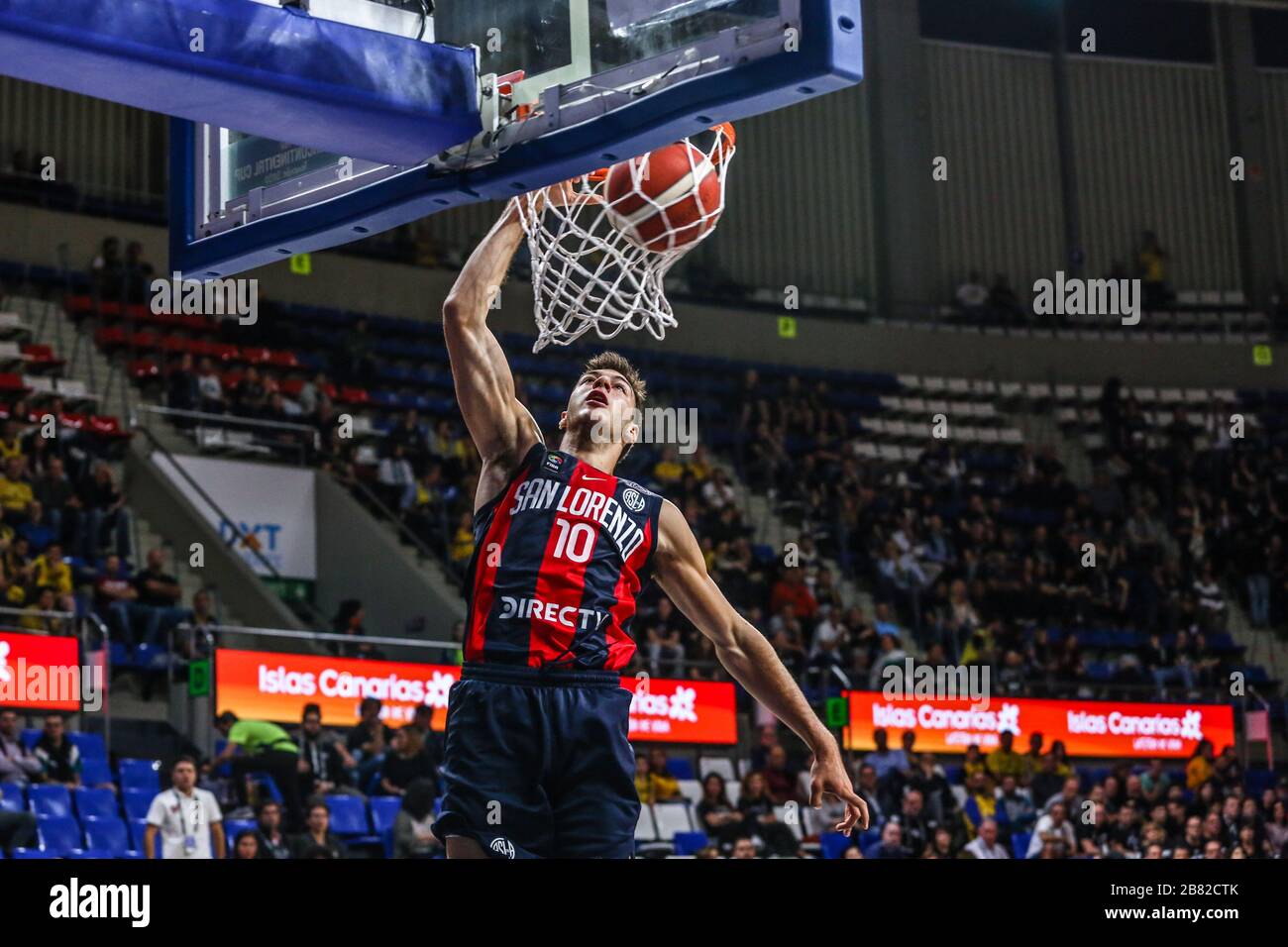 San Cristobal Della Laguna, Spanien. März 2020. Maximo Fjellerup, #10 von San Lorenzo de Almagro im Einsatz während des FIBA Intercontinental Cup Teneras 2020 - erstes Halbfinalspiel zwischen Segafredo Virtus Bologna und San Lorenzo de Almagro im Pabellón Santiago Martín, San Cristobal de La Laguna - Tenera. (Endstand: Segafredo Virtus Bologna - San Lorenzo de Almagro 75-57) (Foto von Davide Di Lalla/Pacific Press) Credit: Pacific Press Agency/Alamy Live News Stockfoto