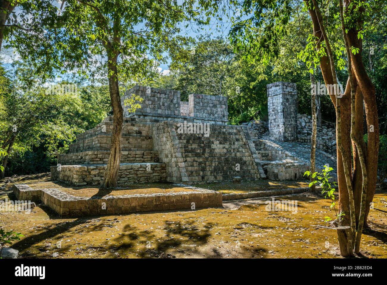 Tempel II, Maya-Ruinen auf der archäologischen Stätte El Tabasqueno, in der Nähe von Hopelchen, Yucatan-Halbinsel, Campeche Staat, Mexiko Stockfoto