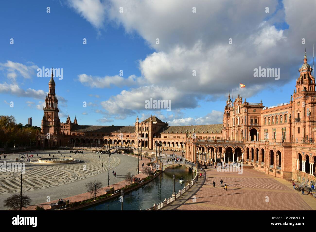 Panoramabild der Plaza de España in Sevilla Stockfoto