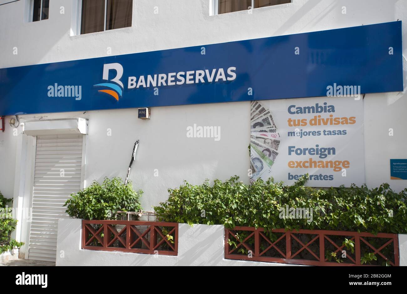 BanReservas ist eine Bank im Staatsbesitz in der Dominikanischen Republik, Bayahiben, Dominikanische Republik Stockfoto