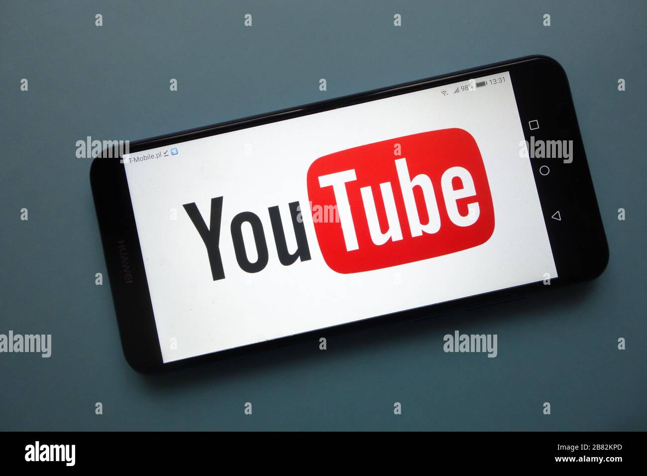 YouTube Logo auf Smartphone Stockfoto