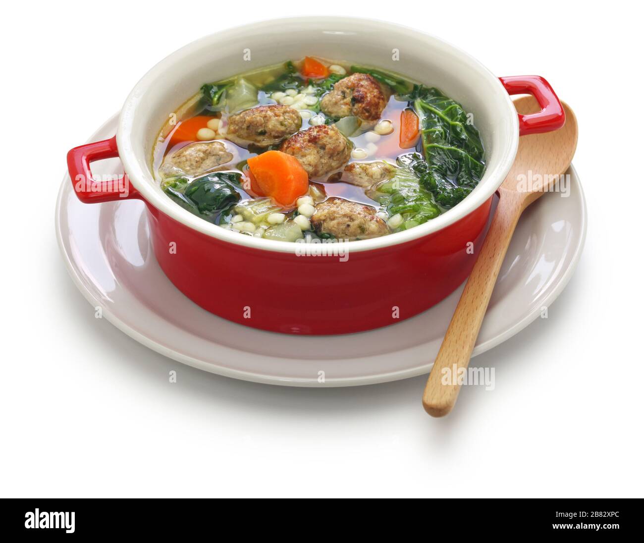 italienische Hochzeitssuppe isoliert auf weißem Hintergrund Stockfoto