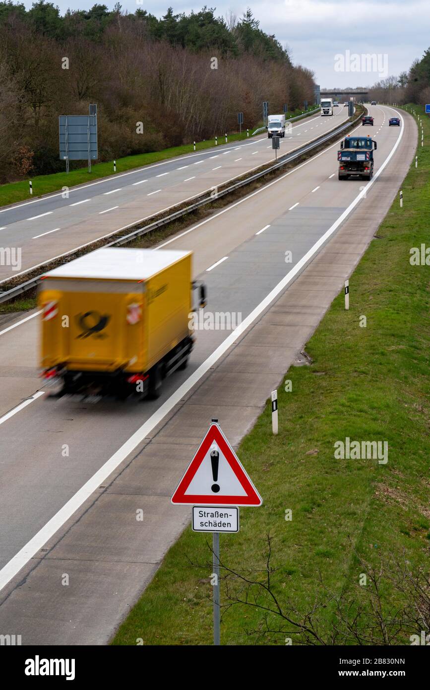 Hinweisschild an der Autobahn A27, auf Strafsäden, bei langen, Niedersachsen, Stockfoto