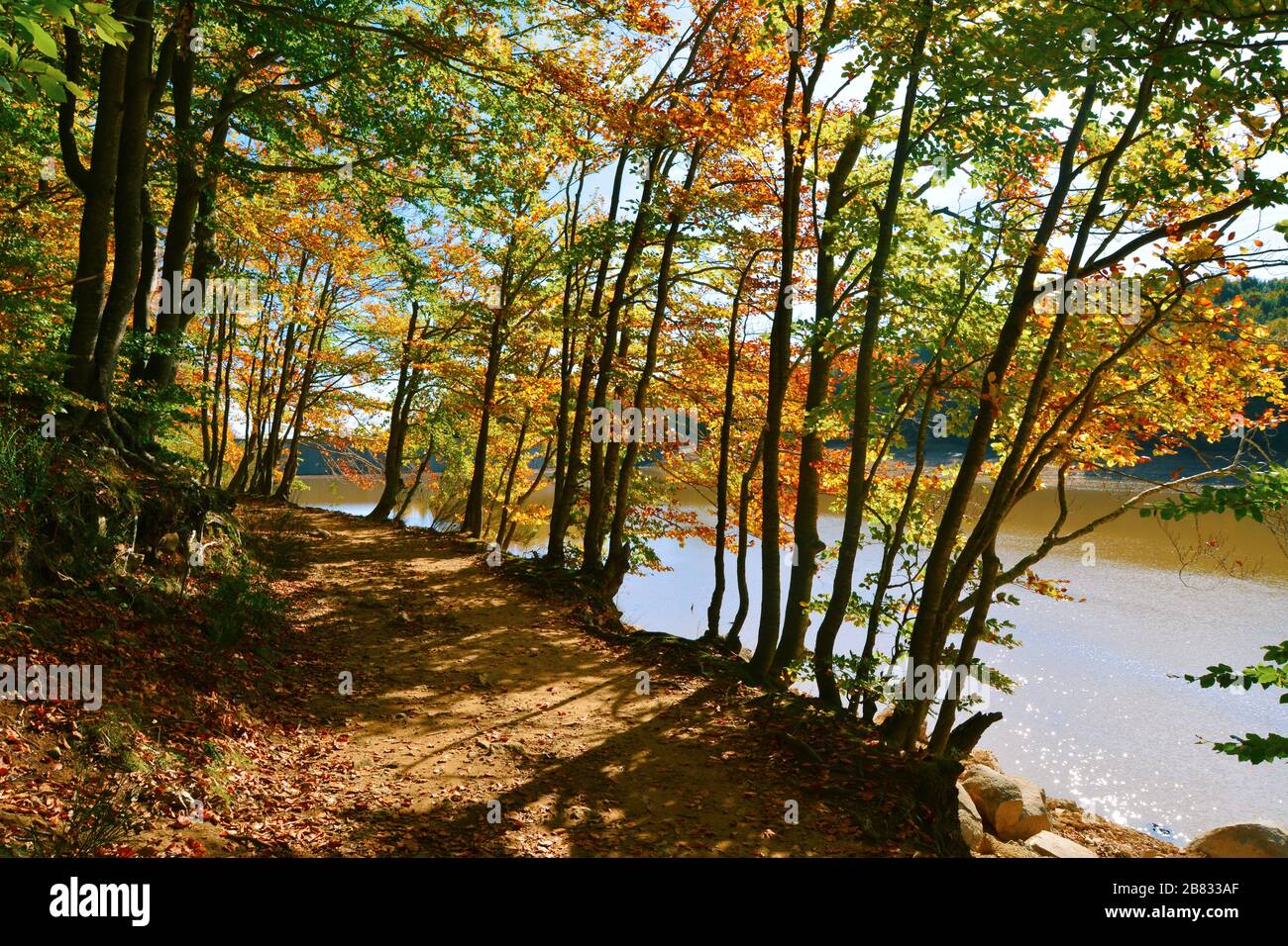 Wandern neben dem Santa Fé Lake Stockfoto