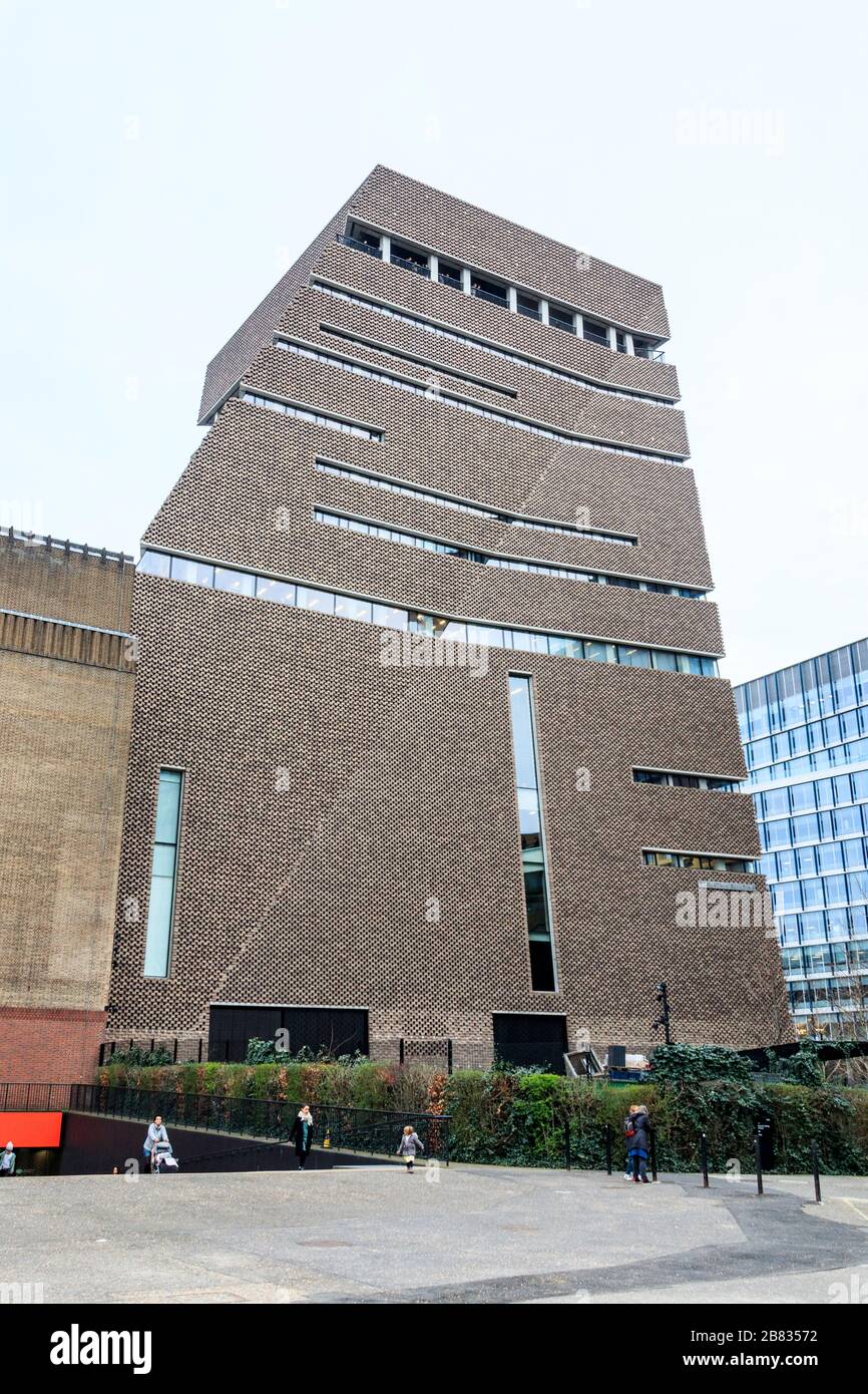 Das Blavatnik Building der Tate modern Art Gallery und die High Viewing Gallery, aus der ein kleiner Junge geworfen wurde, Bankside, London, Großbritannien Stockfoto