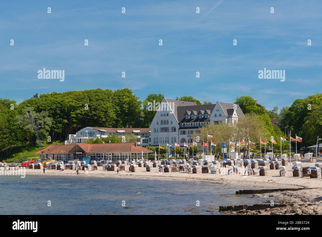 Strand mit Strandhütten, Gluecksburg, Flensburger Förde, Ostsee, Schleswig-Holstein, Norddeutschland, Stockfoto