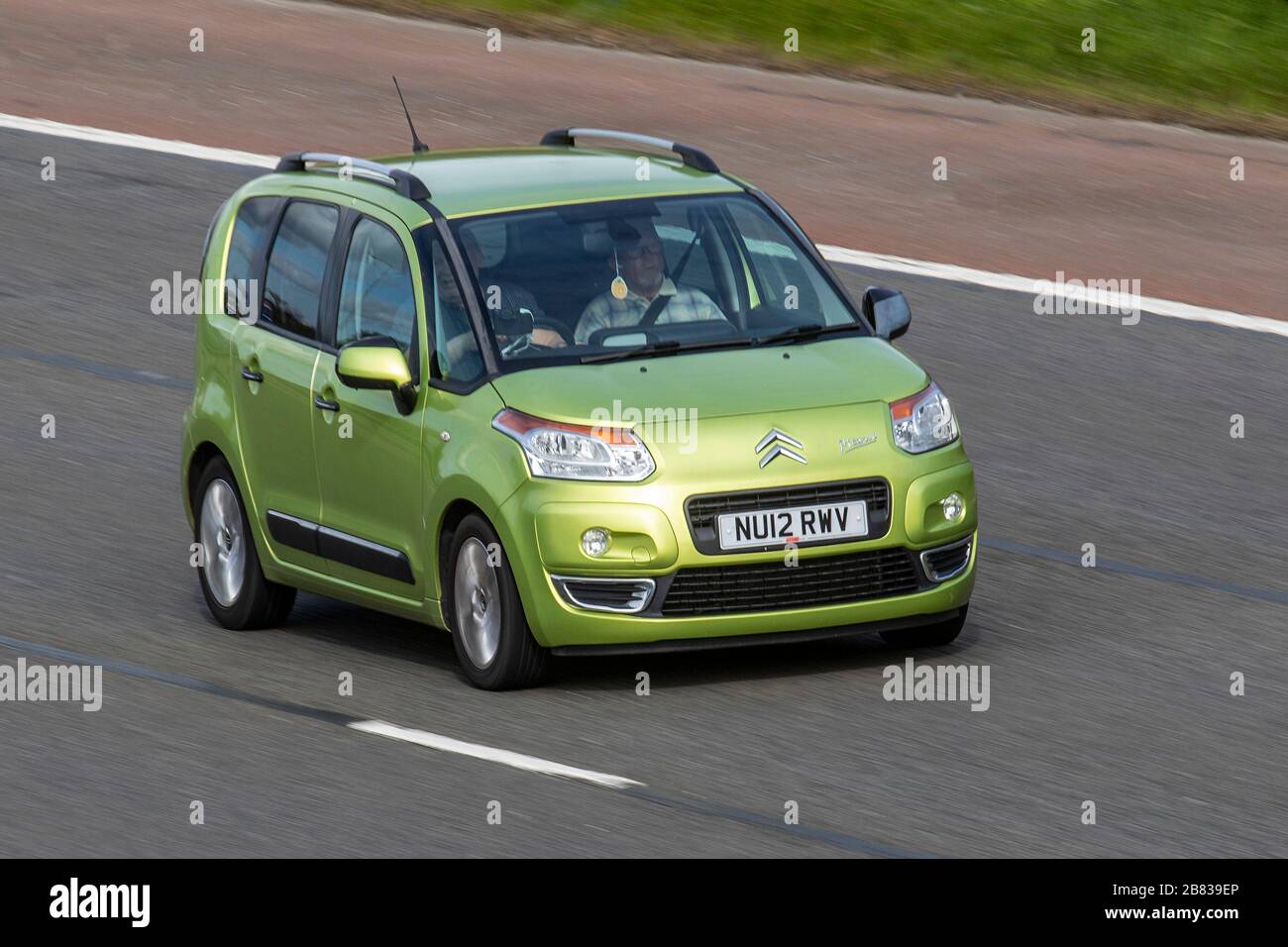 Citroen c3 picasso exklusiv hdi -Fotos und -Bildmaterial in hoher ...
