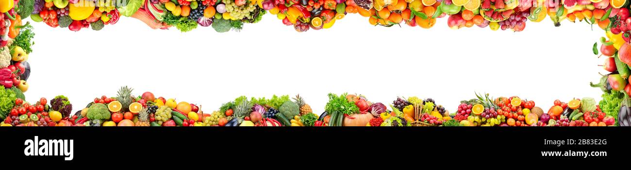 Breiter Panorama-Rahmen aus frischem Gemüse und Obst isoliert auf weißem Hintergrund. Kopierbereich Stockfoto