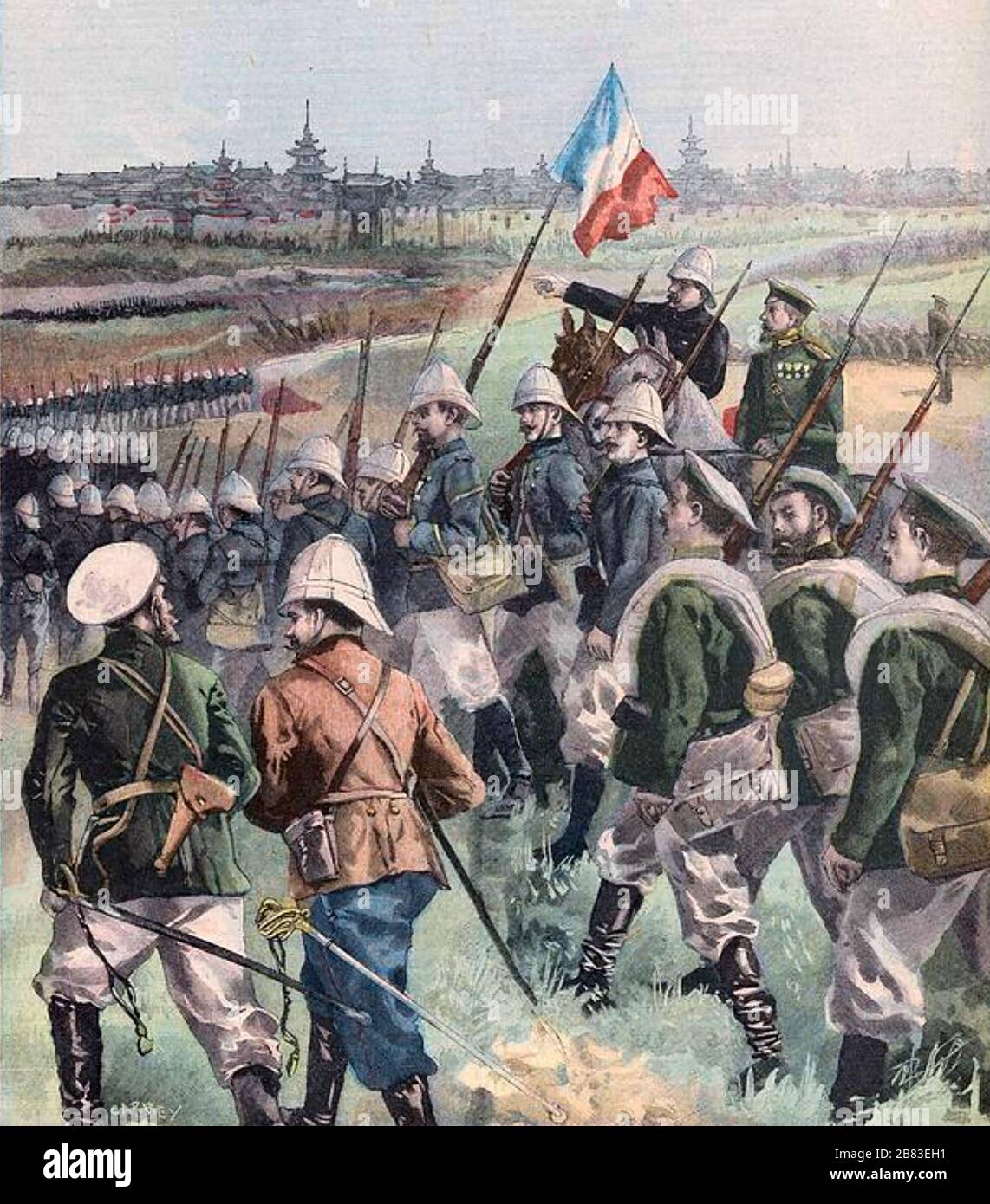 BOXERAUFSTAND Russische, englische und französische Soldaten marschieren im August 1900 auf Peking Stockfoto