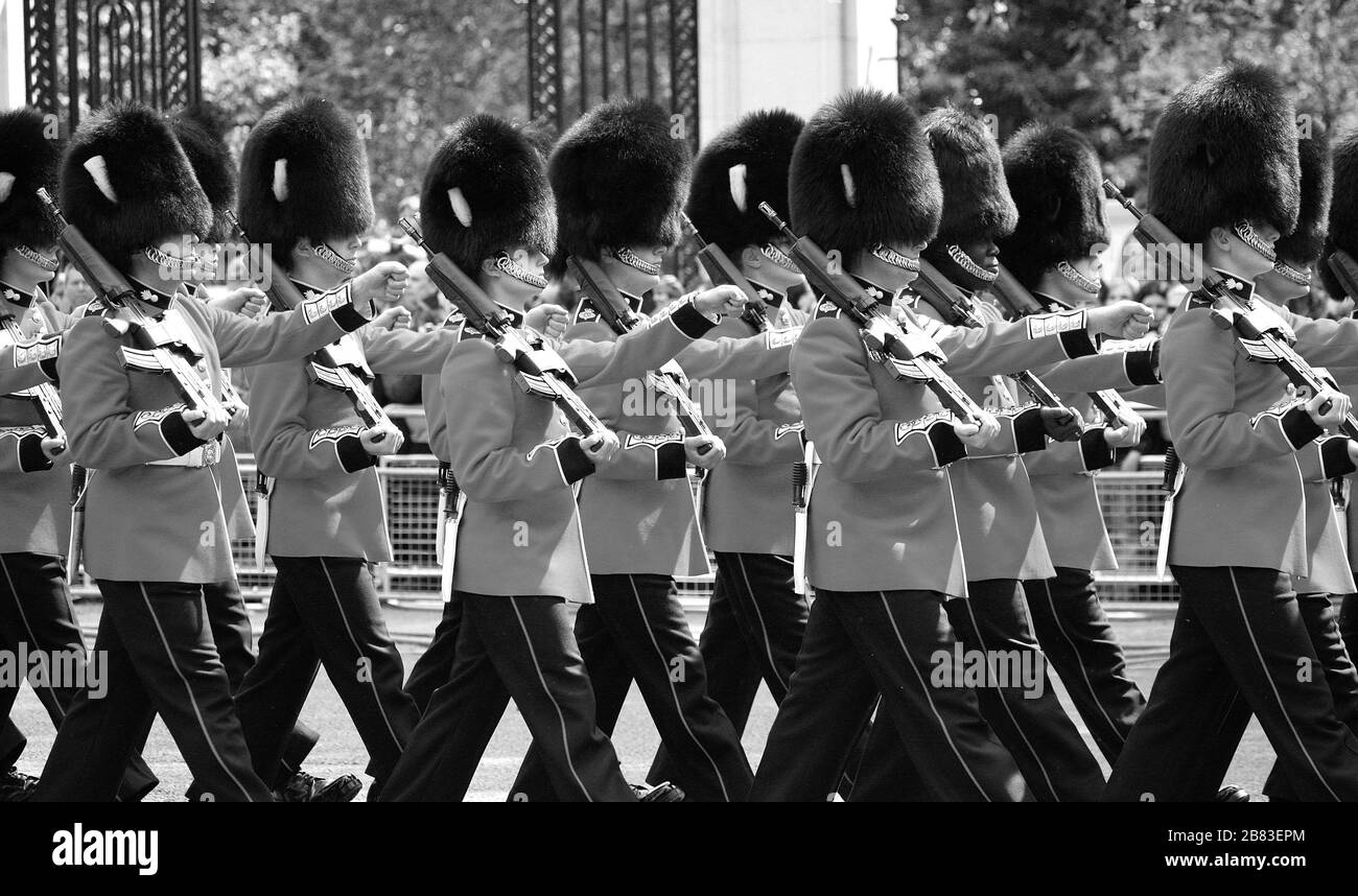 Truppen in London, Großbritannien, auf der Parade Stockfoto