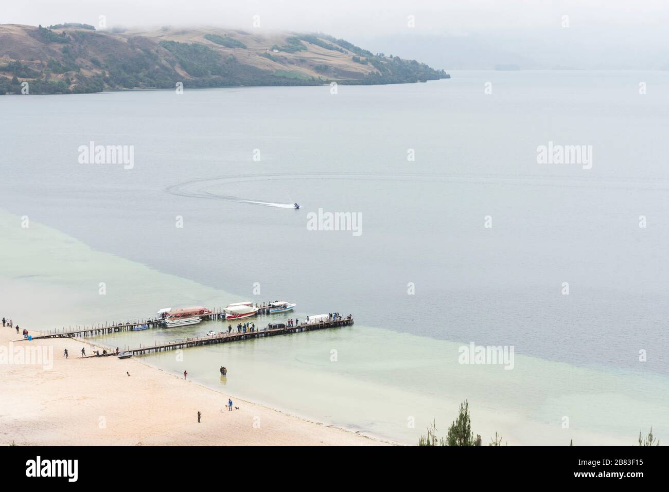 Lake Tota, Boyaca/Kolumbien: 7. April 2018: Playa Blanca, Touristenstrand an einem Ufer des größten kolumbianischen Sees. Stockfoto