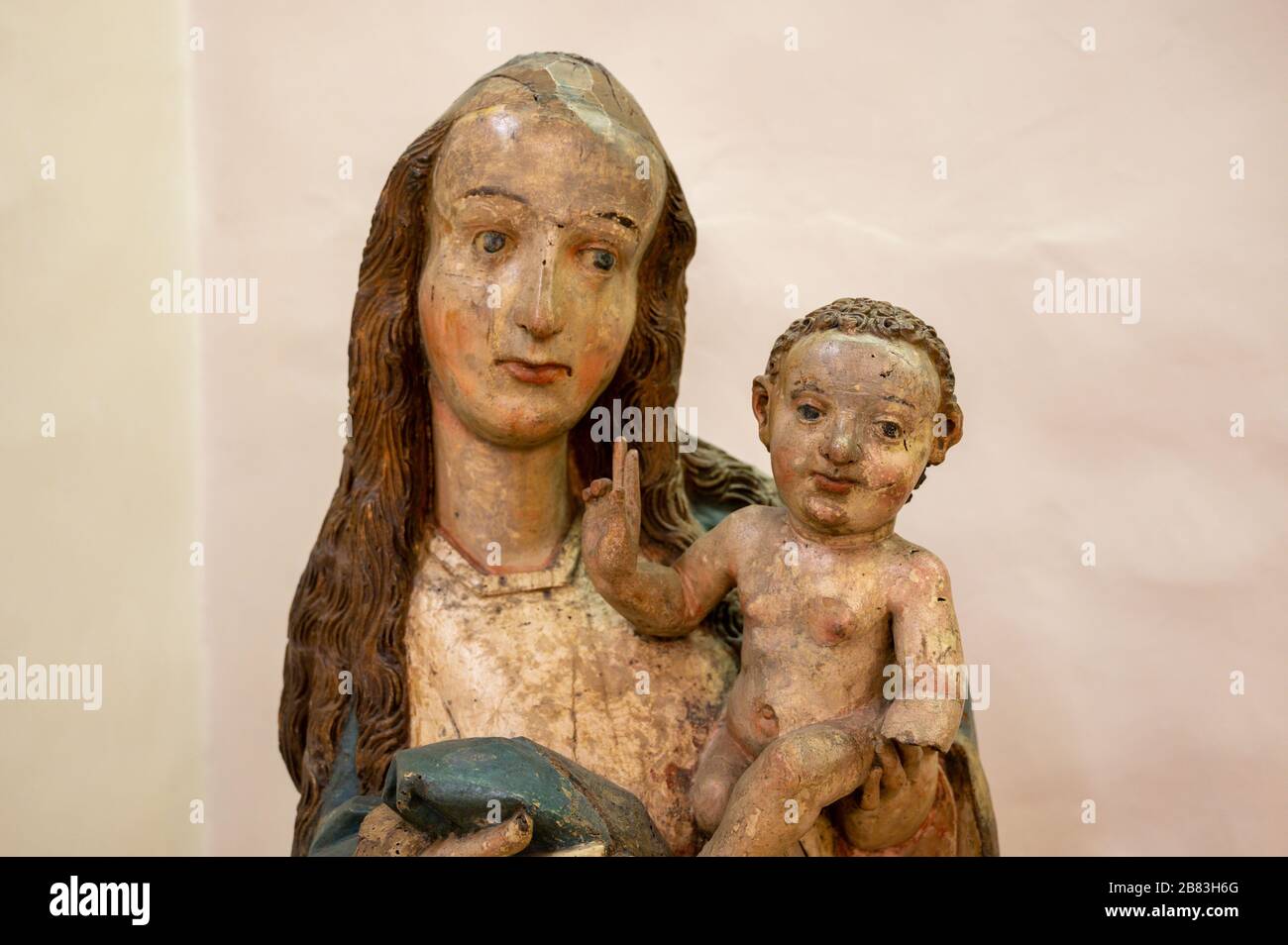 Madonna mit Jesuskind. Zweite Hälfte des 15. Jahrhunderts. Stadtgalerie Bratislava. Stockfoto