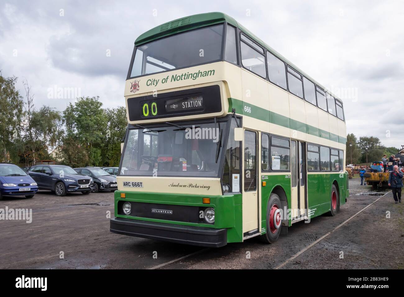 Northern Counties bodied Leyland Atlantean Doppeldeckerbus auf Anzeige bei der Great Central Railway, Quorn, Leicestershire, England, Stockfoto