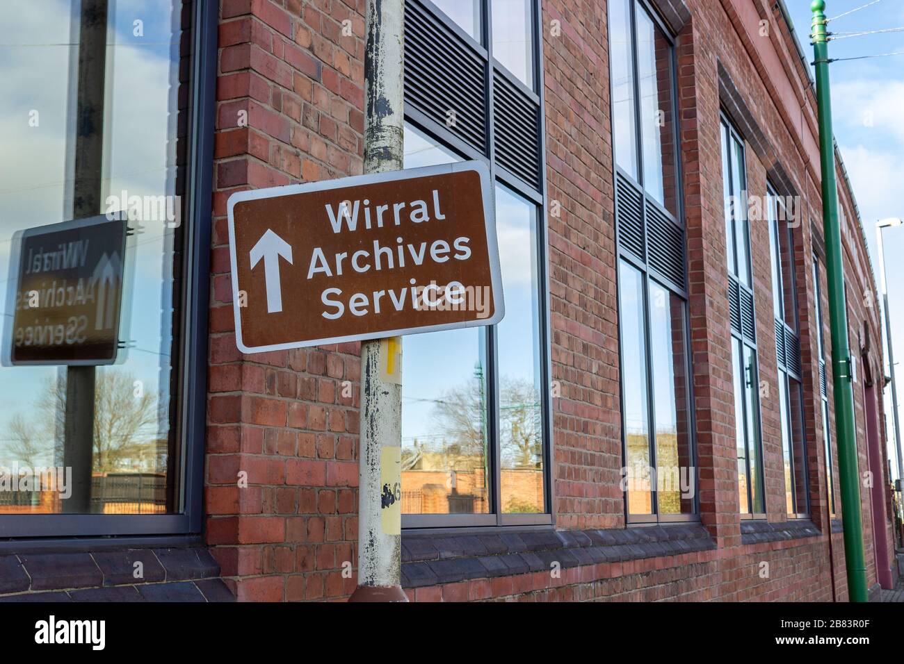 Wirral Archives Service Sign, offizielles Archiv der britischen Regierung, Shore Road, Birkenhead Stockfoto