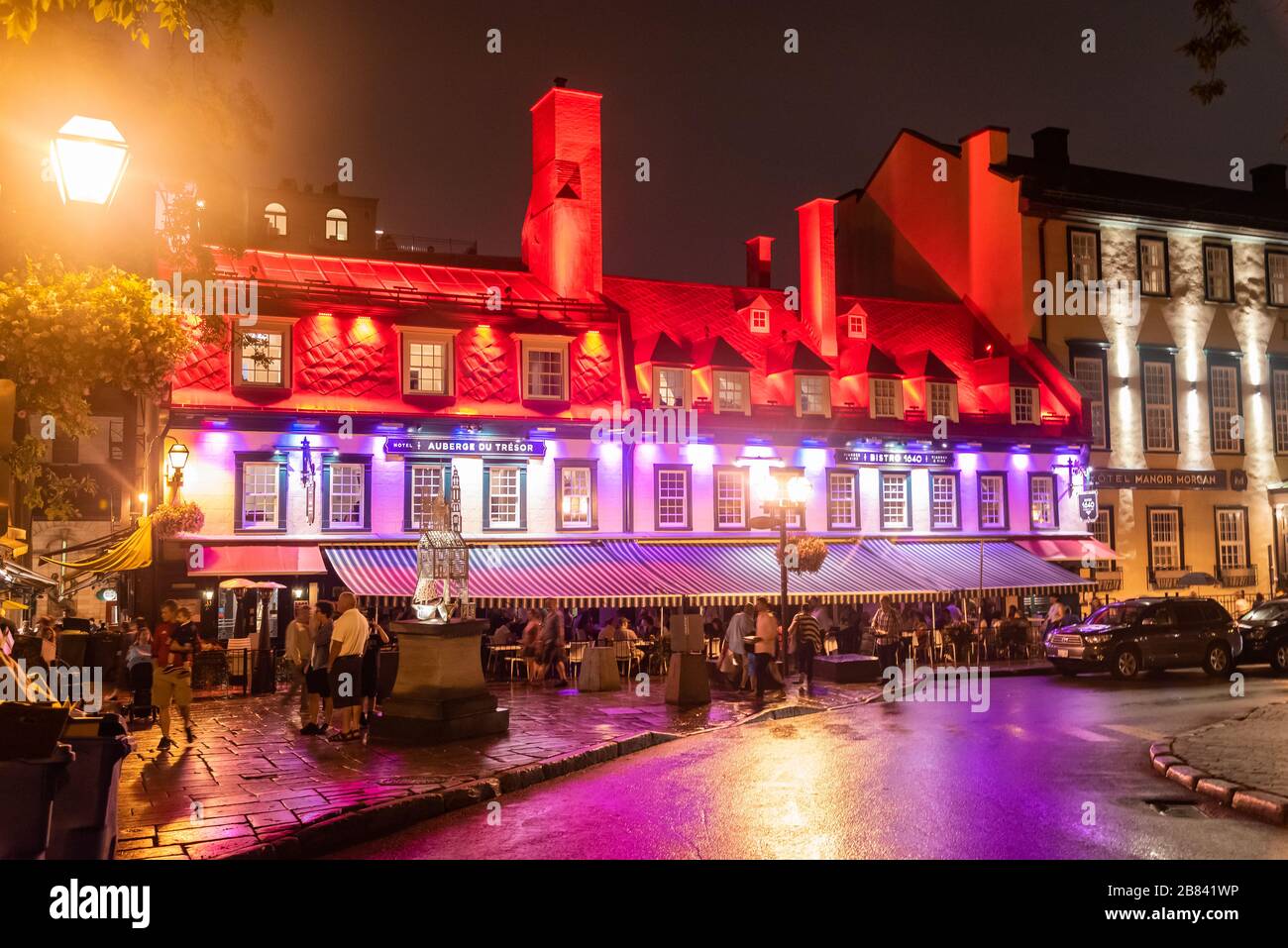 Quebec, Kanada, 3. September 2018: Beleuchtete nachts berühmte Restaurants in Quebec City Quebec QC Canada Stockfoto