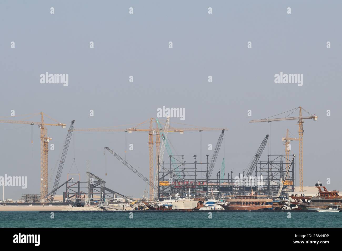 Blick auf den Bau des Ras BU Aboud Stadium für die FIFA 2022 in Doha, Katar Stockfoto
