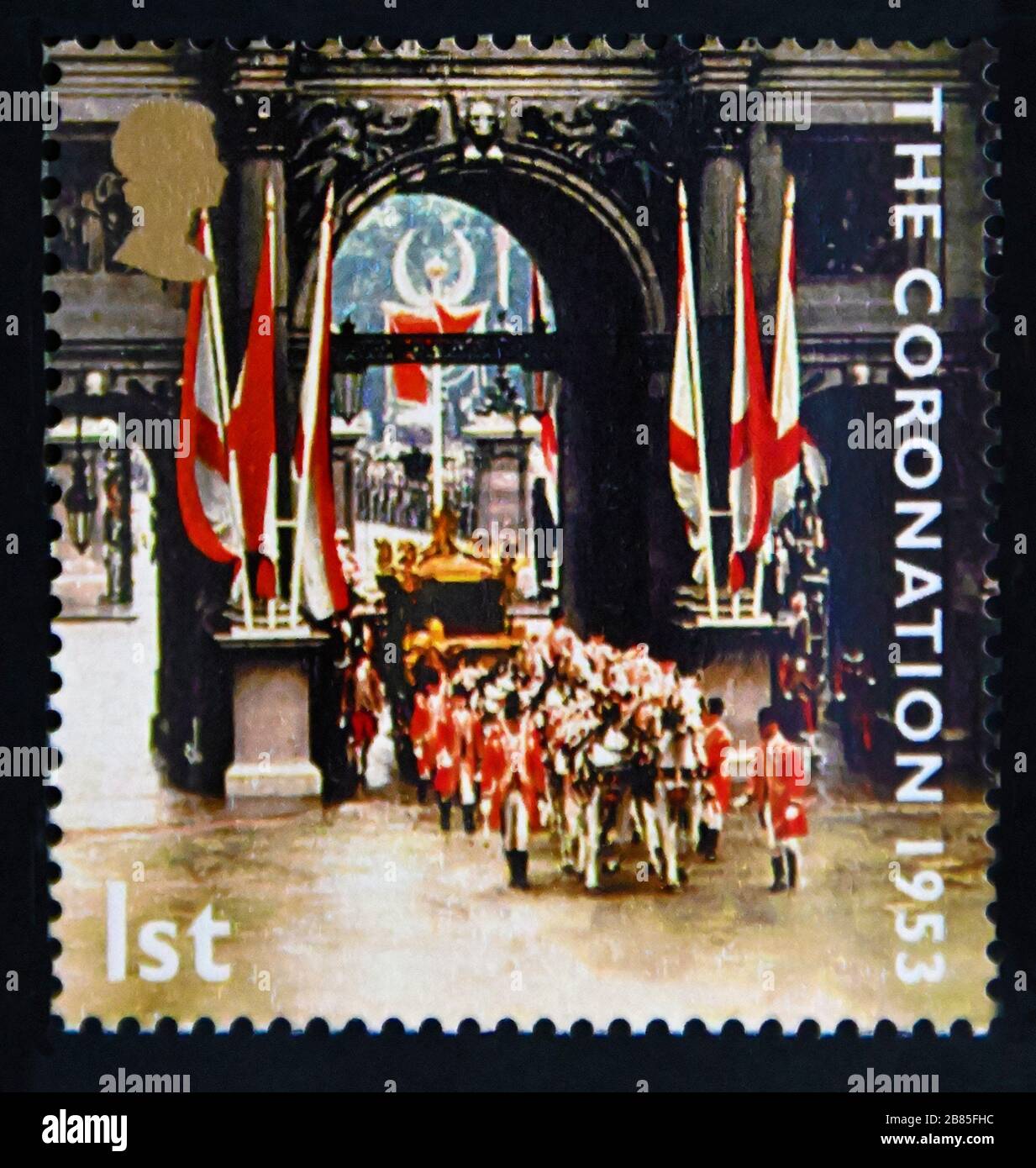 Briefmarke. Großbritannien. Königin Elizabeth II 50-jähriges Jubiläum der Krönung. Krönungscoach, der durch Marble Arch geht. 1. 2003. Stockfoto