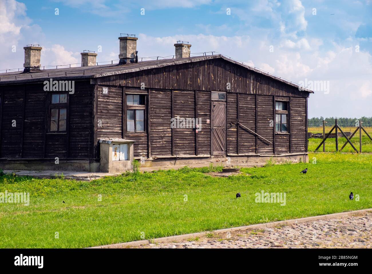 Lublin, Lubelskie/Polen - 2019/08/17: Kasernen und Zäune des Konzentrationslagers Majdanek KL Lublin - Konzentrationslager Lublin Stockfoto