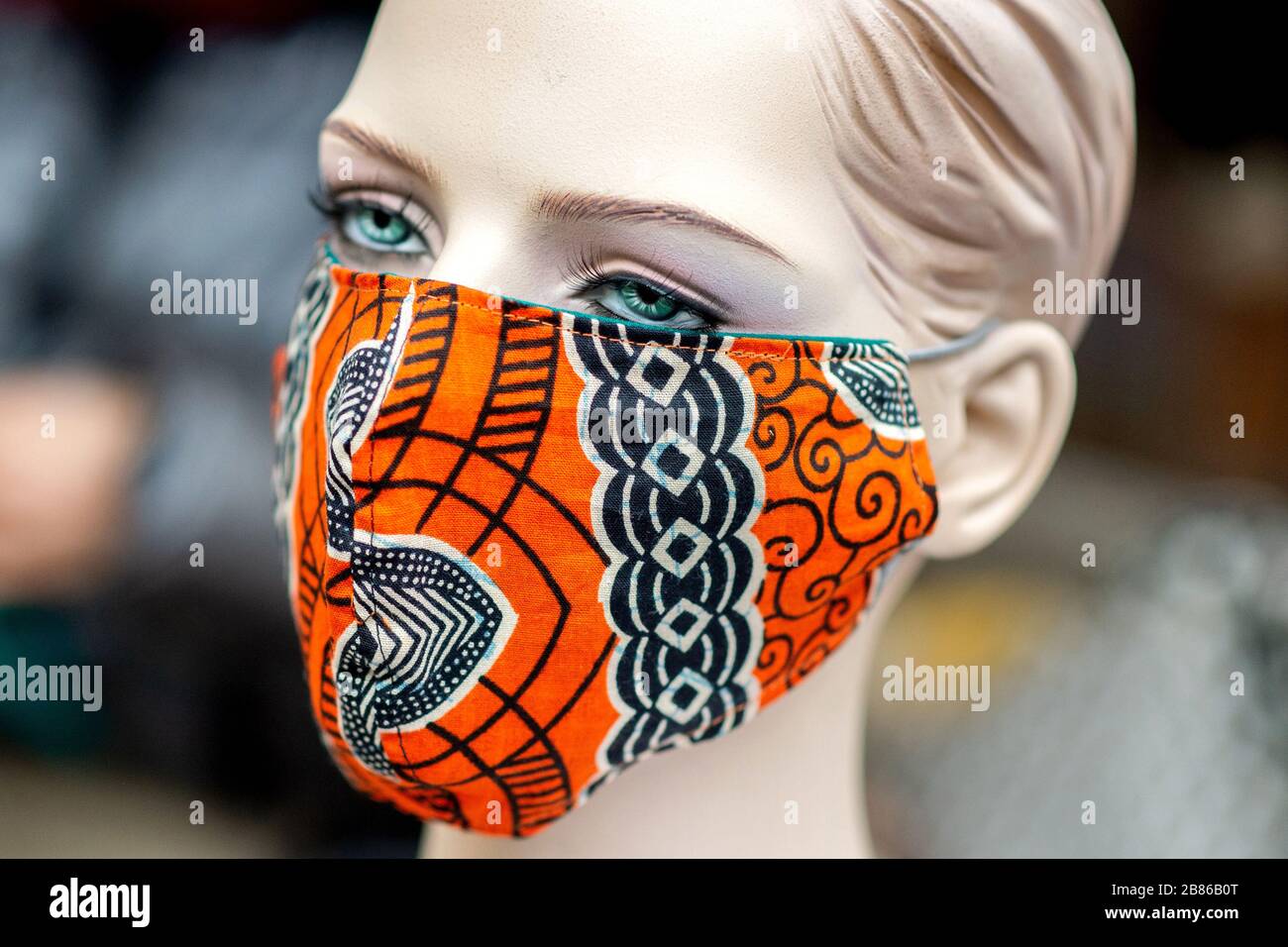Handgenähte maske -Fotos und -Bildmaterial in hoher Auflösung – Alamy