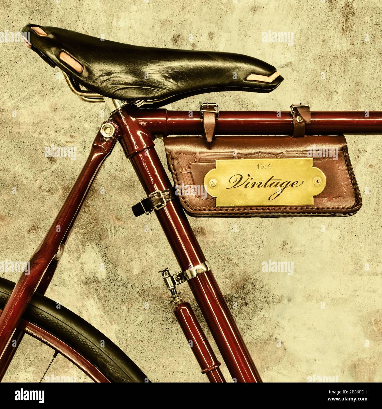 Detail eines Vintage-Fahrrads mit Ledersattel und -Tasche Stockfoto