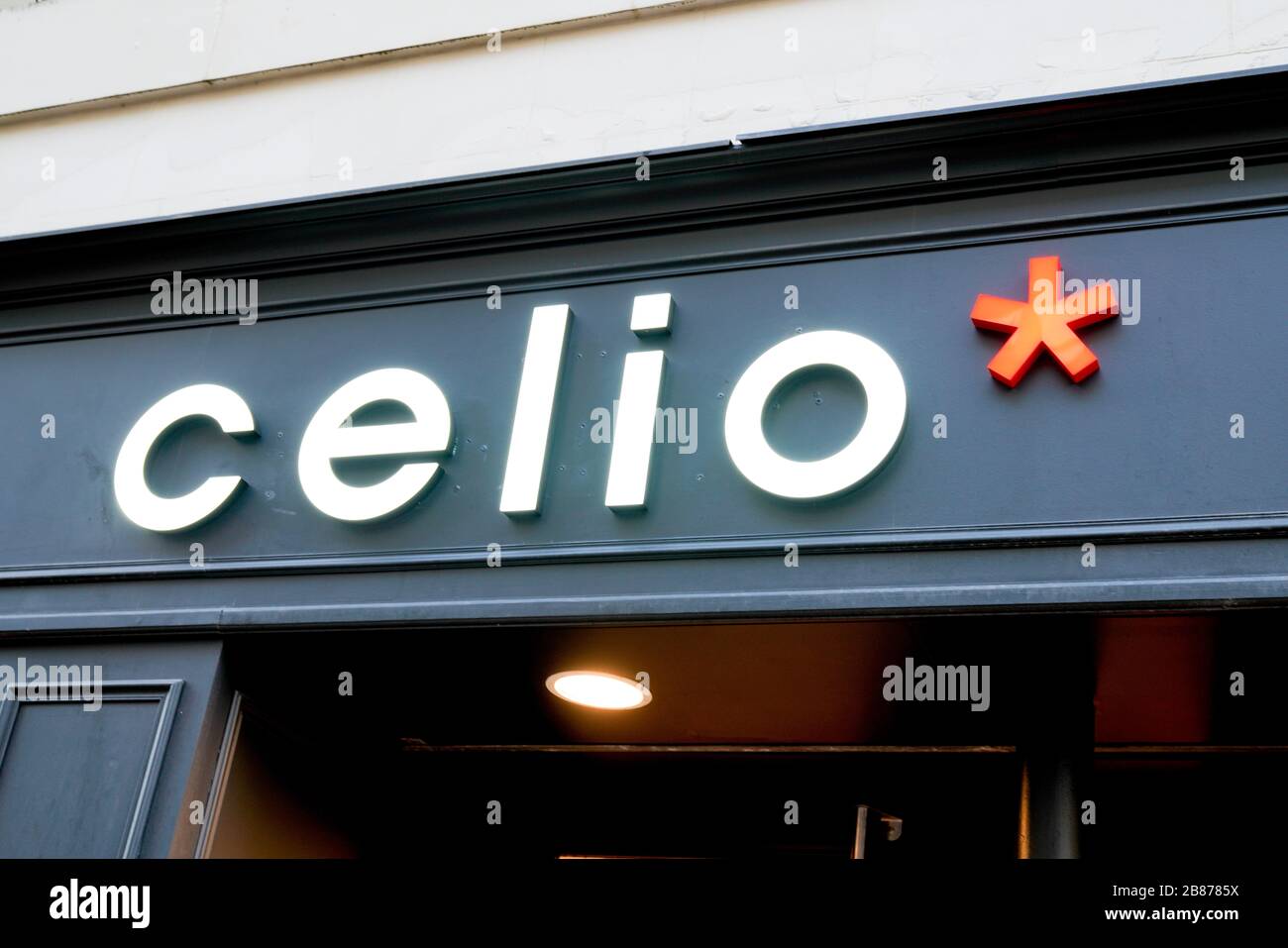 Bordeaux, Aquitanien/Frankreich - 02 02 2020: celio Logo Shop Herren Modegeschäft Stockfoto