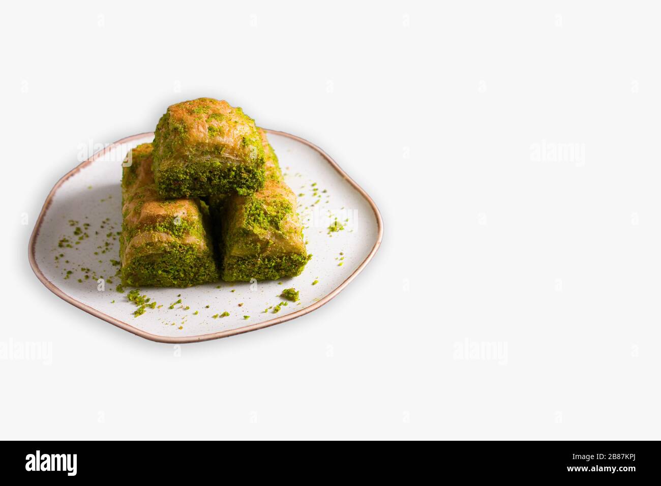 Walnuss, Pistachio Türkischer Stil Antep Baklava Präsentation. Baklava aus türkischer Küche. Isoliertes Hintergrundfoto Stockfoto