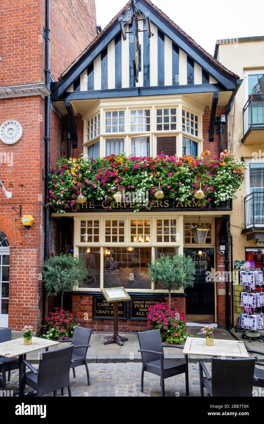 The Carpenter's Arms Pub in der Nähe von Windsor Castle, Windsor, Berkshire, England, Großbritannien Stockfoto