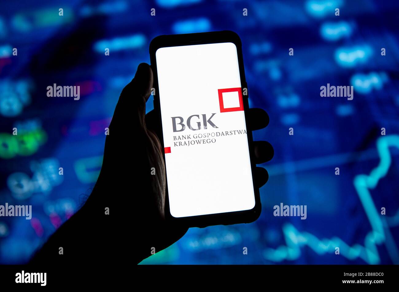 In dieser Abbildung ist ein BGK Bank Gospodarstwa Krajowego Logo auf einem Smartphone zu sehen. Stockfoto