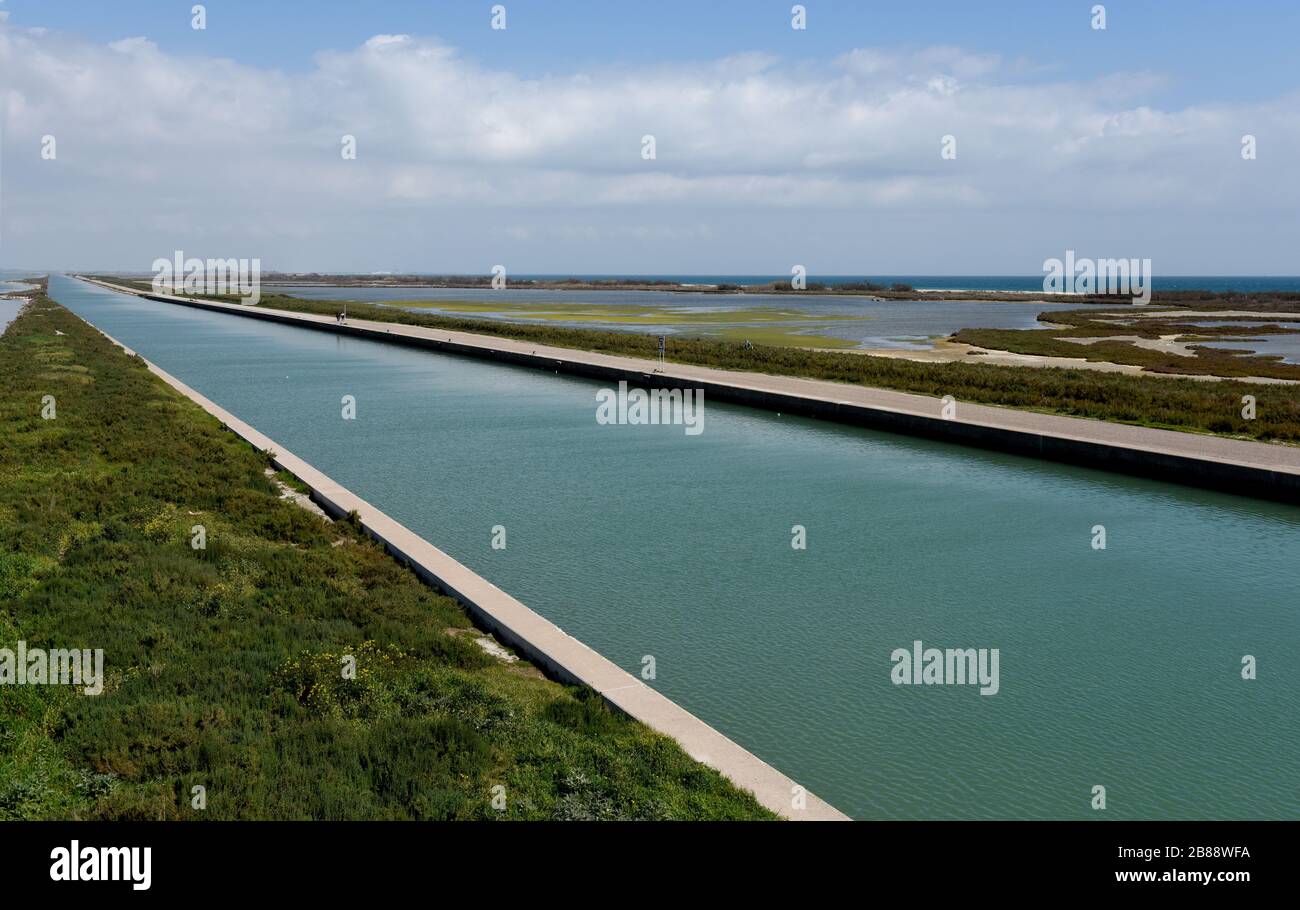 Der Canal du Rhône à Sète in Südfrankreich von Pont Philippe Chappotin. Stockfoto