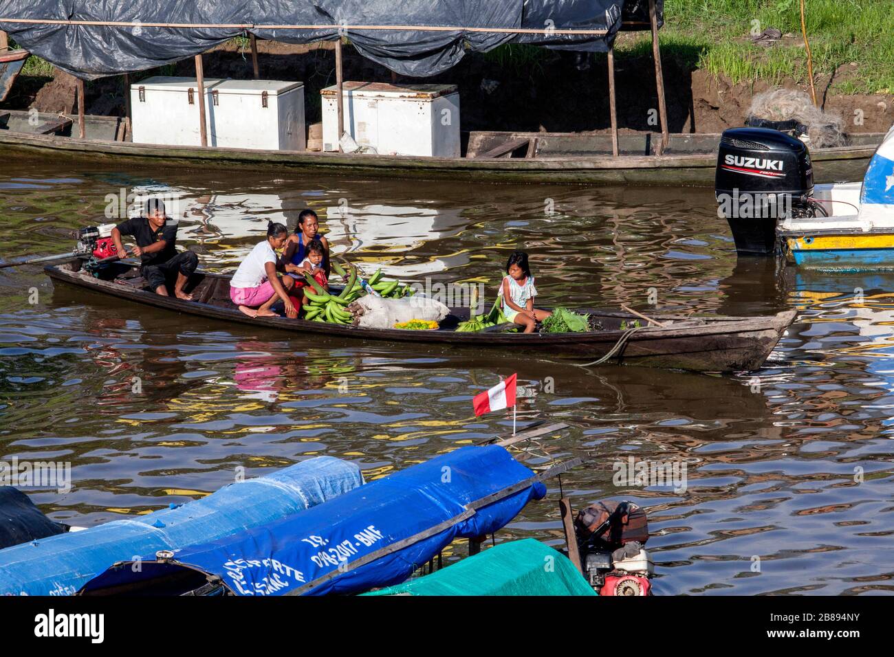 Boot am Terminal, Hafen, Leticia Amazon, Regenwald, Kolumbien Südamerika. Stockfoto