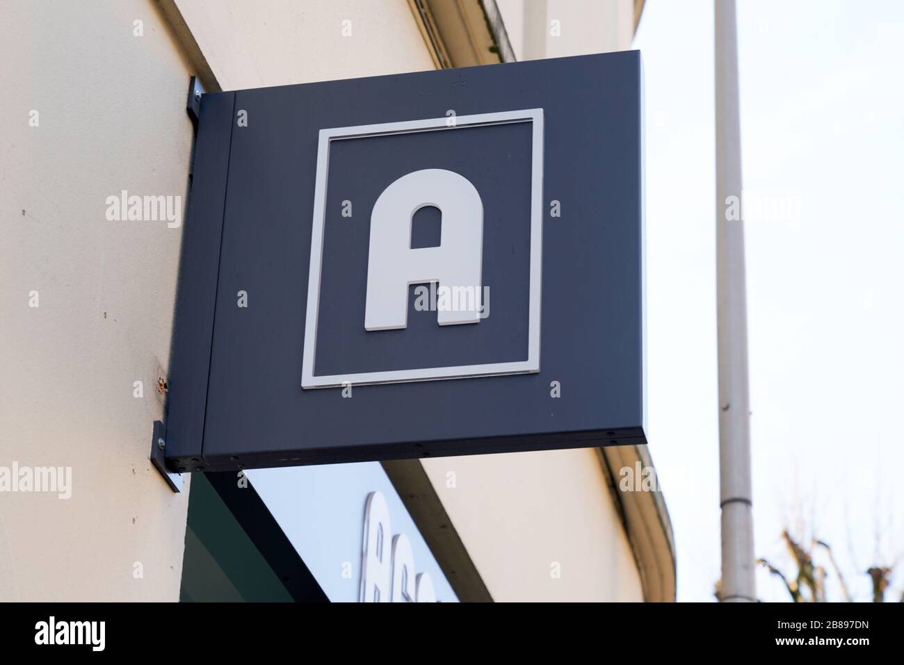 Bordeaux, Aquitanien/Frankreich - 03 07 2020: Acadomia Bürologo Zeichen Schulunterstützung und Privatunterricht zu Hause personalisierte Unterstützung Stockfoto