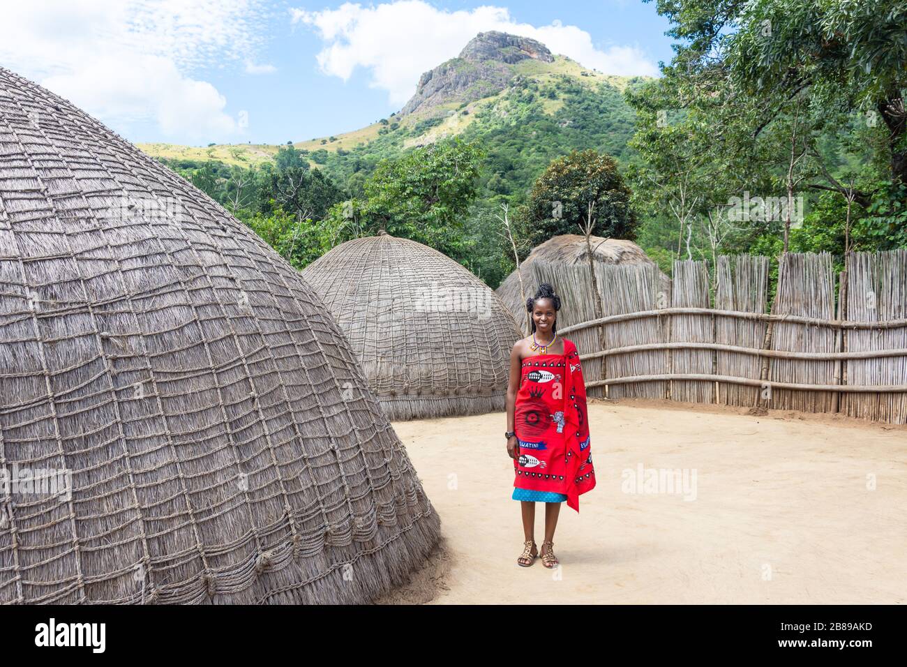 Traditionelle Imkerhiefen-Gehöfte im Swazi Cultural Center, Mantenga Nature Reserve, Lobamba, Ezulwini-Tal, Königreich Eswatini (Swasiland) Stockfoto