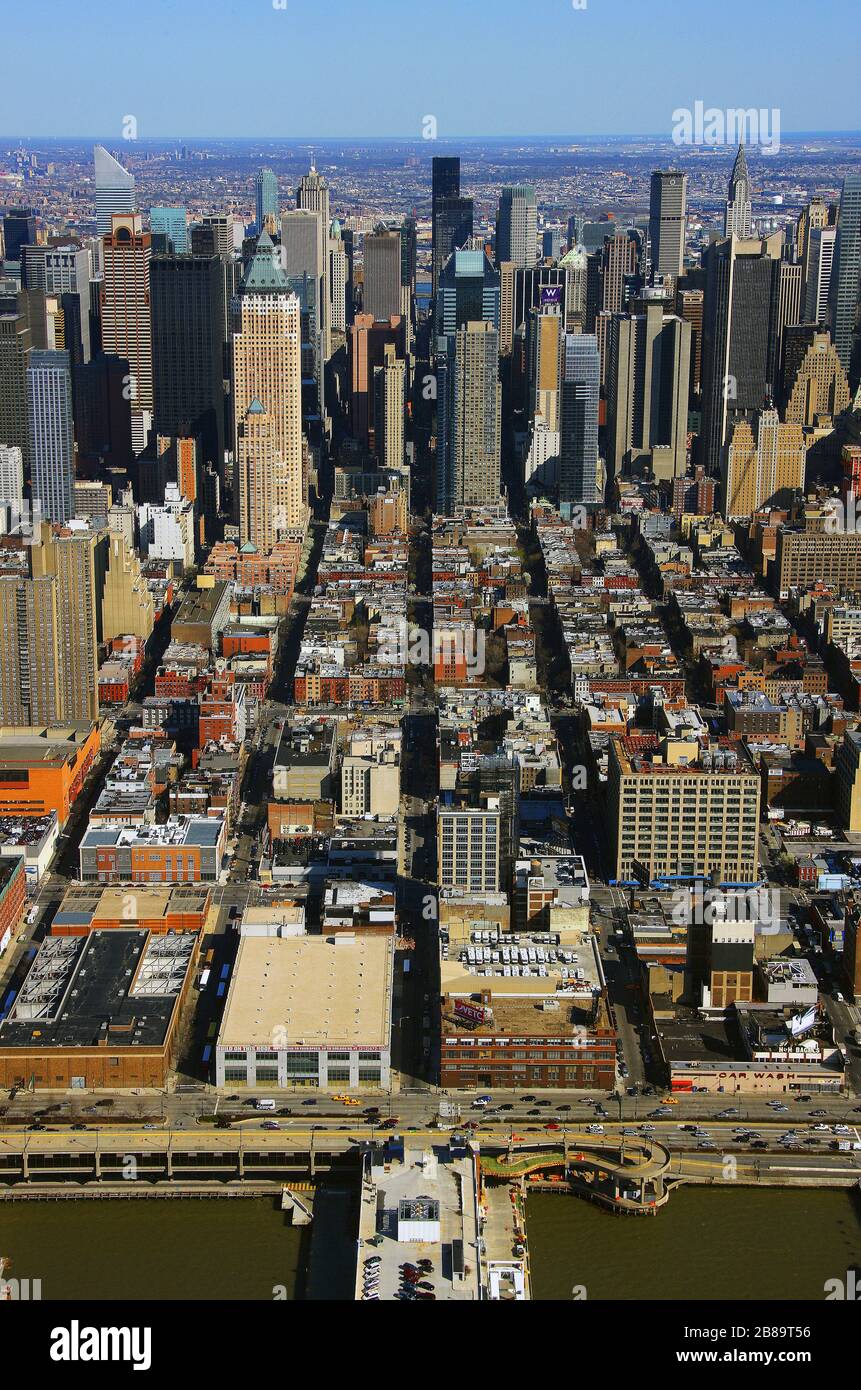 , Midtown-Viertel von Manhattan in New York mit dem Empire State Building, Bank of America Tower und dem Chrysler Building, 12.04.2009, Luftaufnahme, USA, New York City Stockfoto