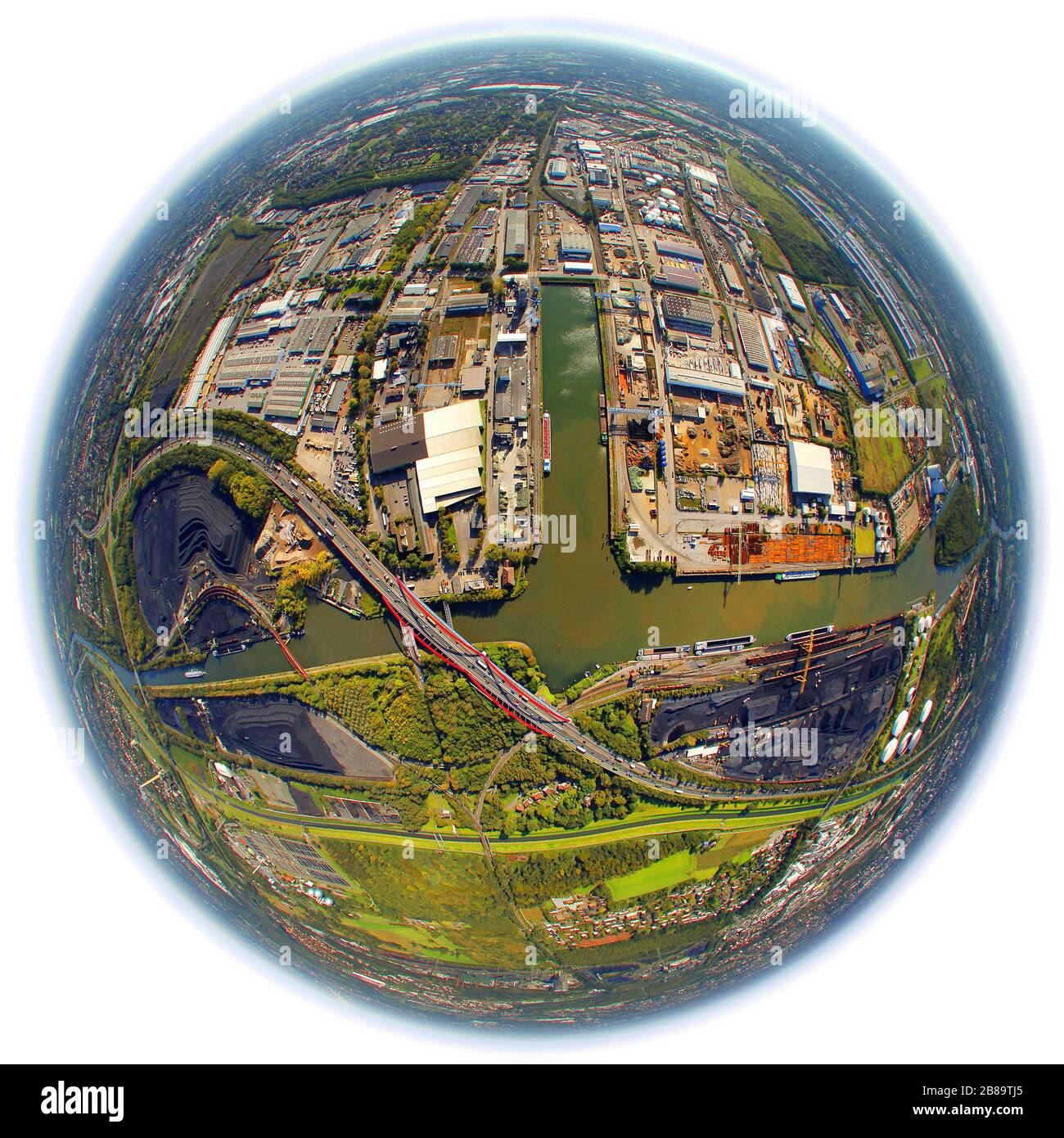 , Stadthafen Essen, Stadthafen Essen, Rhein-Herne chanel und die Brücke der Autobahn A42, 14.10.2011, Luftaufnahme, Deutschland, Nordrhein-Westfalen, Ruhrgebiet, Essen Stockfoto