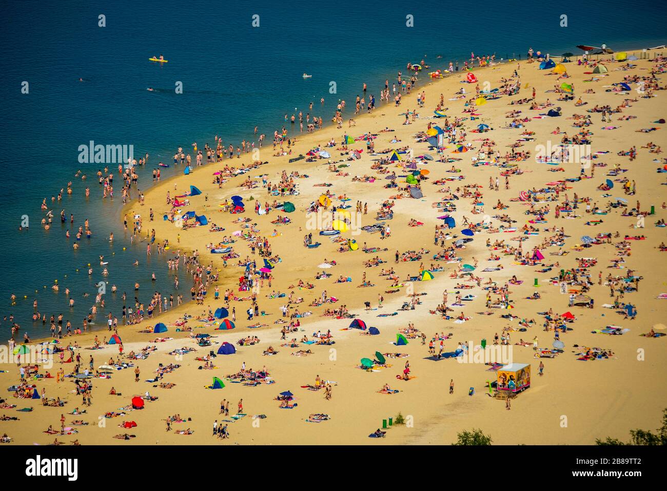 , Badegäste am Sandstrandufer des Silbernen Sees in Haltern, 05.06.2015, Luftbild, Deutschland, Nordrhein-Westfalen, Ruhrgebiet, Haltern am See Stockfoto