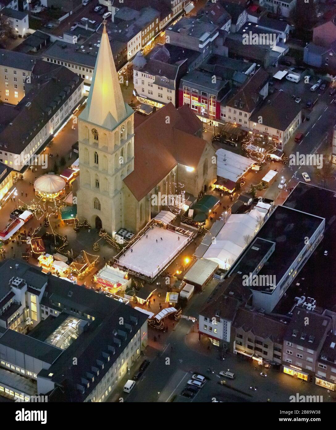 , Nachtaufnahme der Kirche Pauluskirche in Hamm, 22.11.2011, Luftbild, Deutschland, Nordrhein-Westfalen, Ruhrgebiet, Hamm Stockfoto
