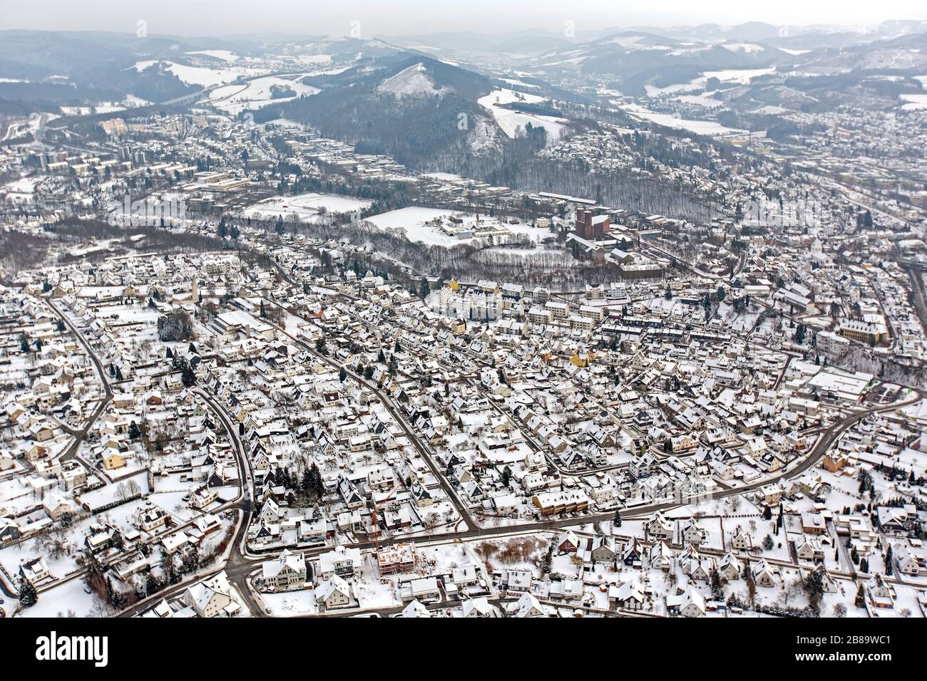 , Stadt Meschede mit Kloster Koenigswinter, 26.01.2013, Luftbild, Deutschland, Nordrhein-Westfalen, Sauerland, Meschede Stockfoto
