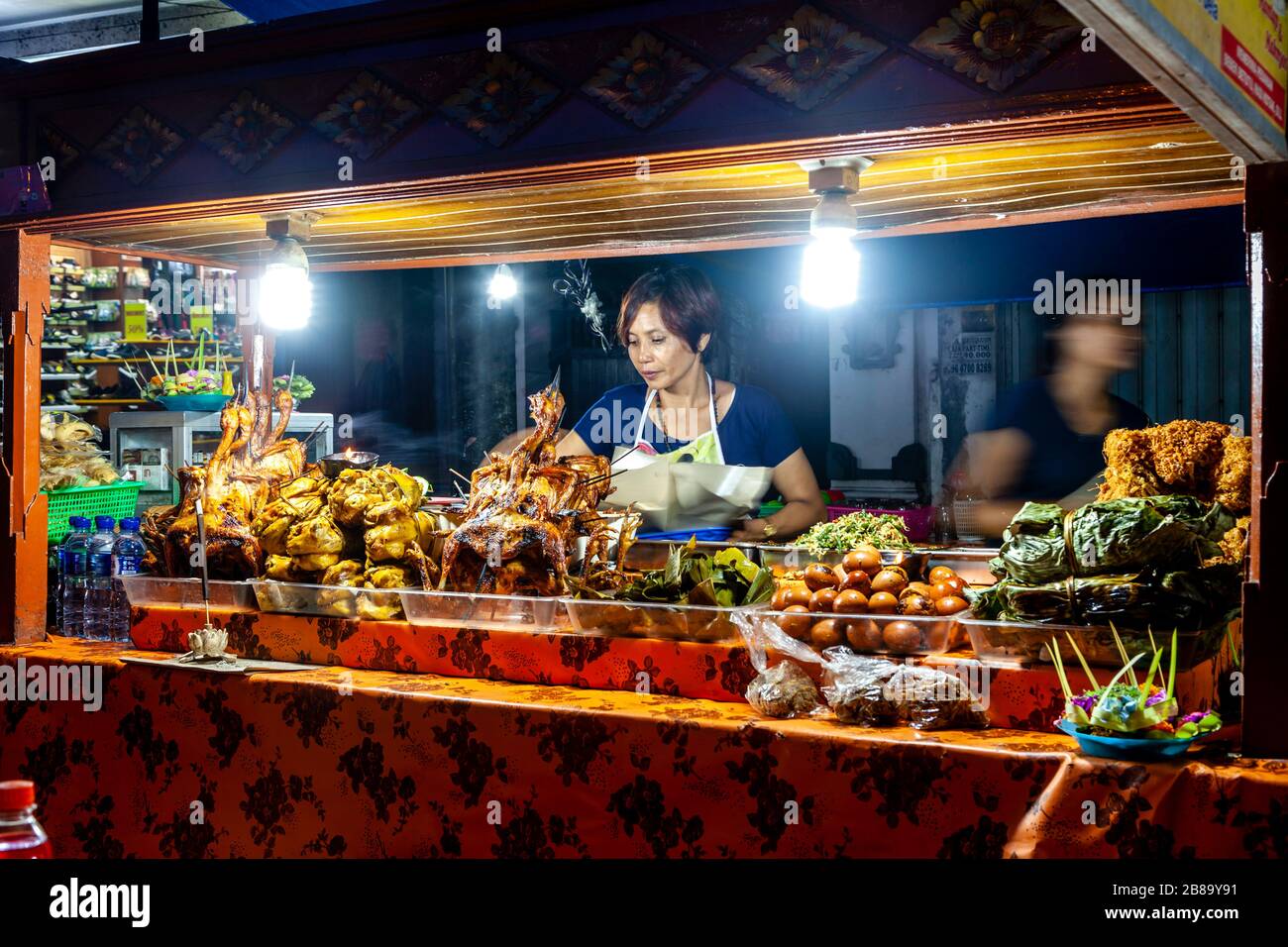 A Street Food Stall am Gianyar Night Market, Bali, Indonesien. Stockfoto