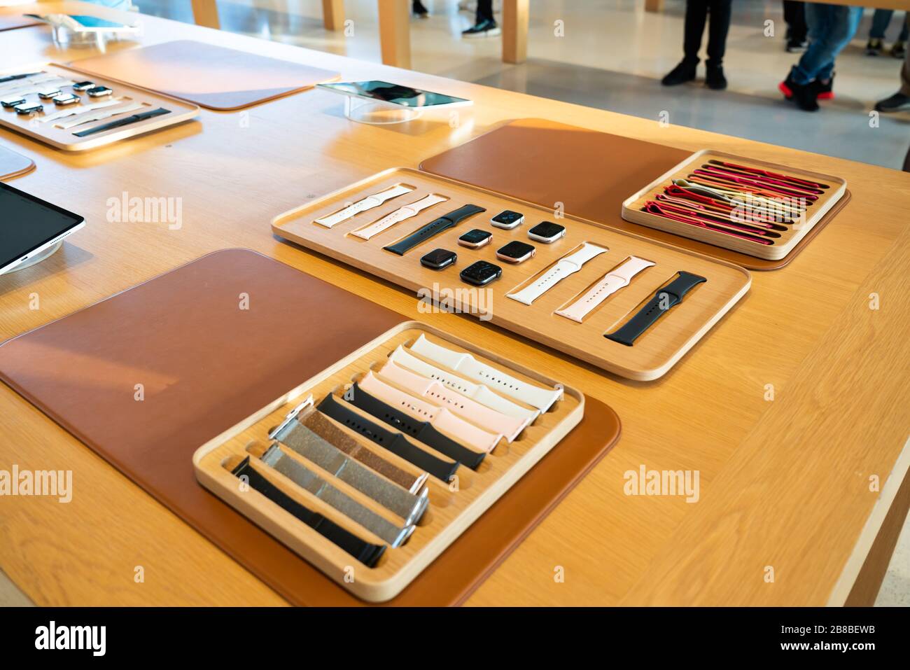 Cupertino, USA. Februar 2020. Apple Watch Series 5 wird im Apple Park Visitor Center in Cupertino angezeigt. Credit: Alex Tai/SOPA images/ZUMA wire/Alamy Live News Stockfoto