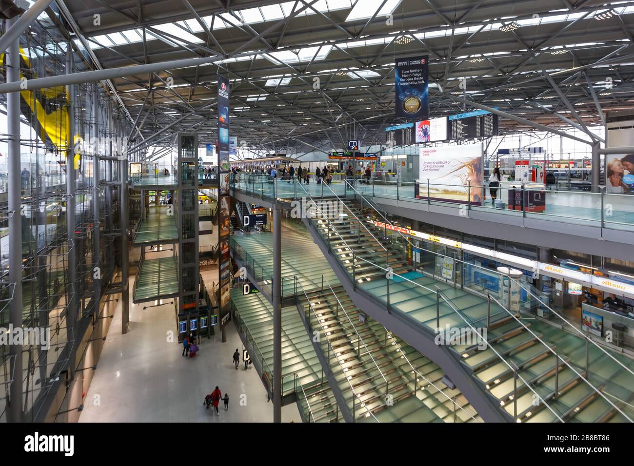Flughafen Köln Bonn Terminal 2 Abflug www.alamy.de