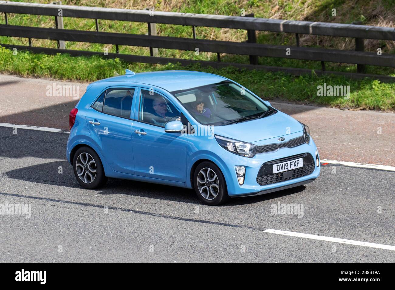 2019 Blue Kia Picanto 3 Auto; UK Fahrzeugverkehr, Transport, bewegliche Fahrzeuge, Fahrzeug, Straßen, Motoren, Fahren auf der Autobahn M6 Stockfoto