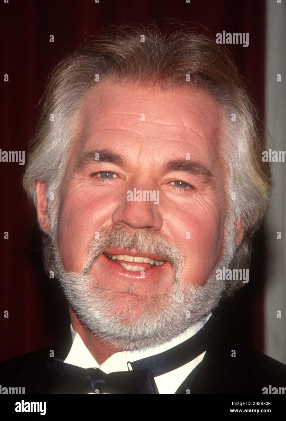 ***DATEIFOTO*** Kenny Rogers ist mit 81 vergangen. Kenny Rogers 1990 Foto von John Barrett/PHOTOlink.net /MediaPunch Stockfoto