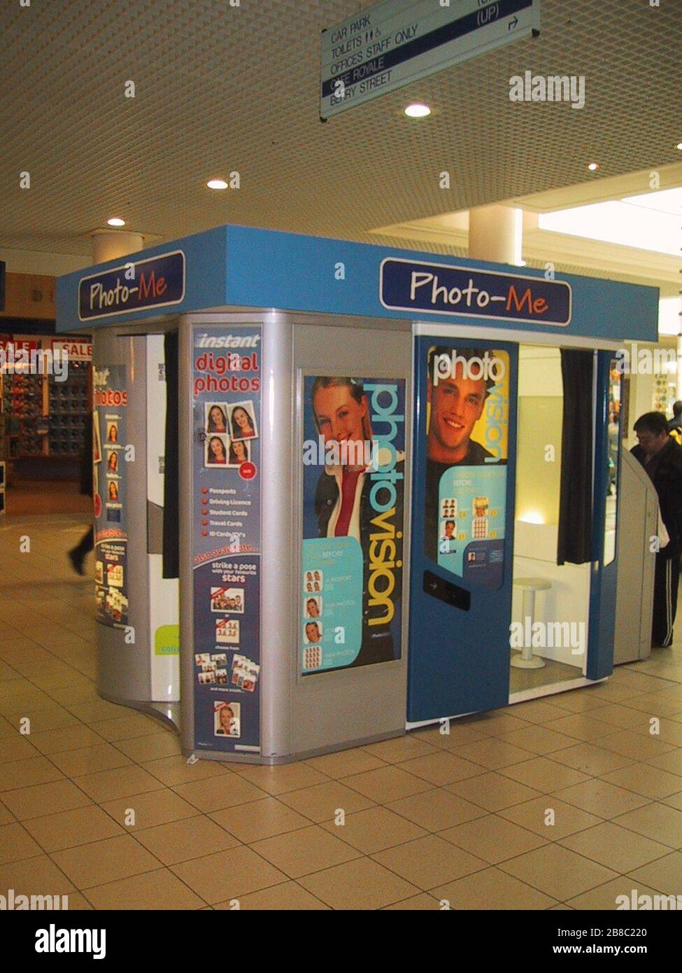 "Englisch: Photo Booth Installation im Einkaufszentrum Castle Court, Irland. 2003; 15. September 2003; der eigenen Arbeit durch den ursprünglichen Uploader; Einfügen;". Stockfoto
